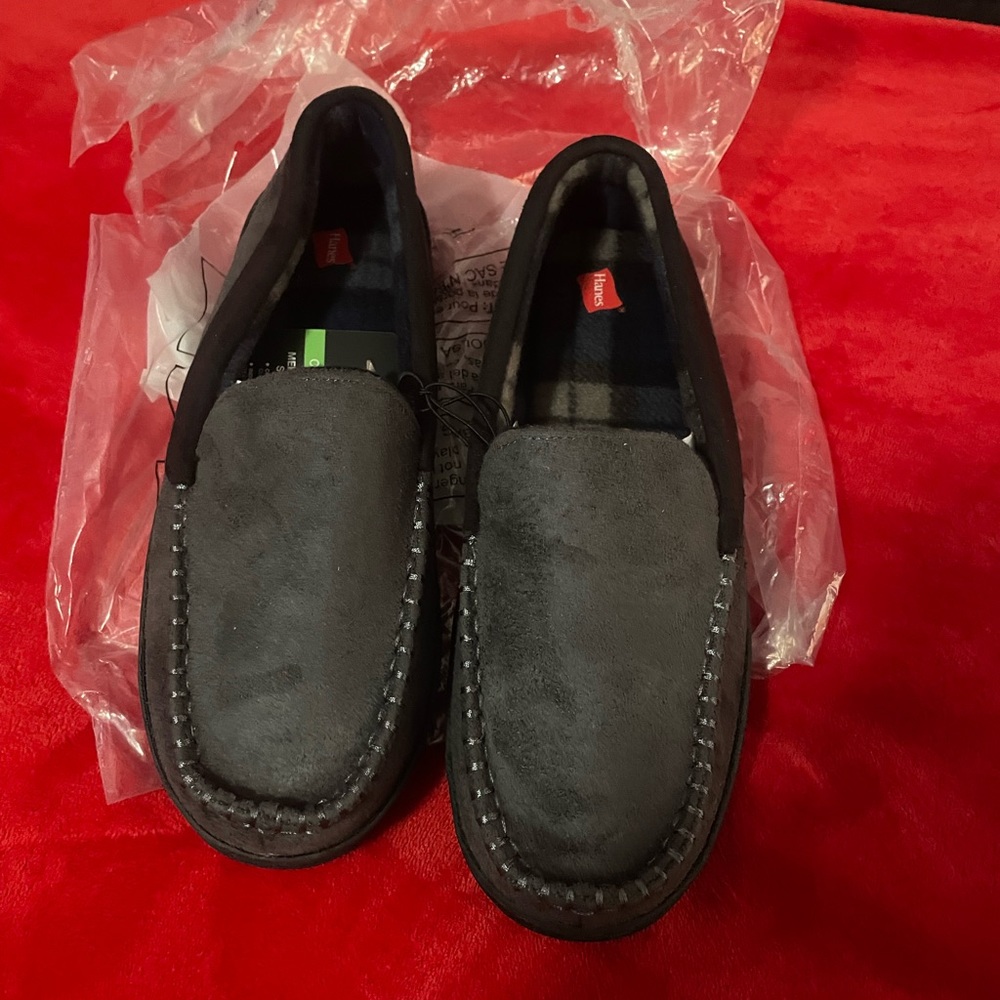 Slippers - Picture 2 of 3